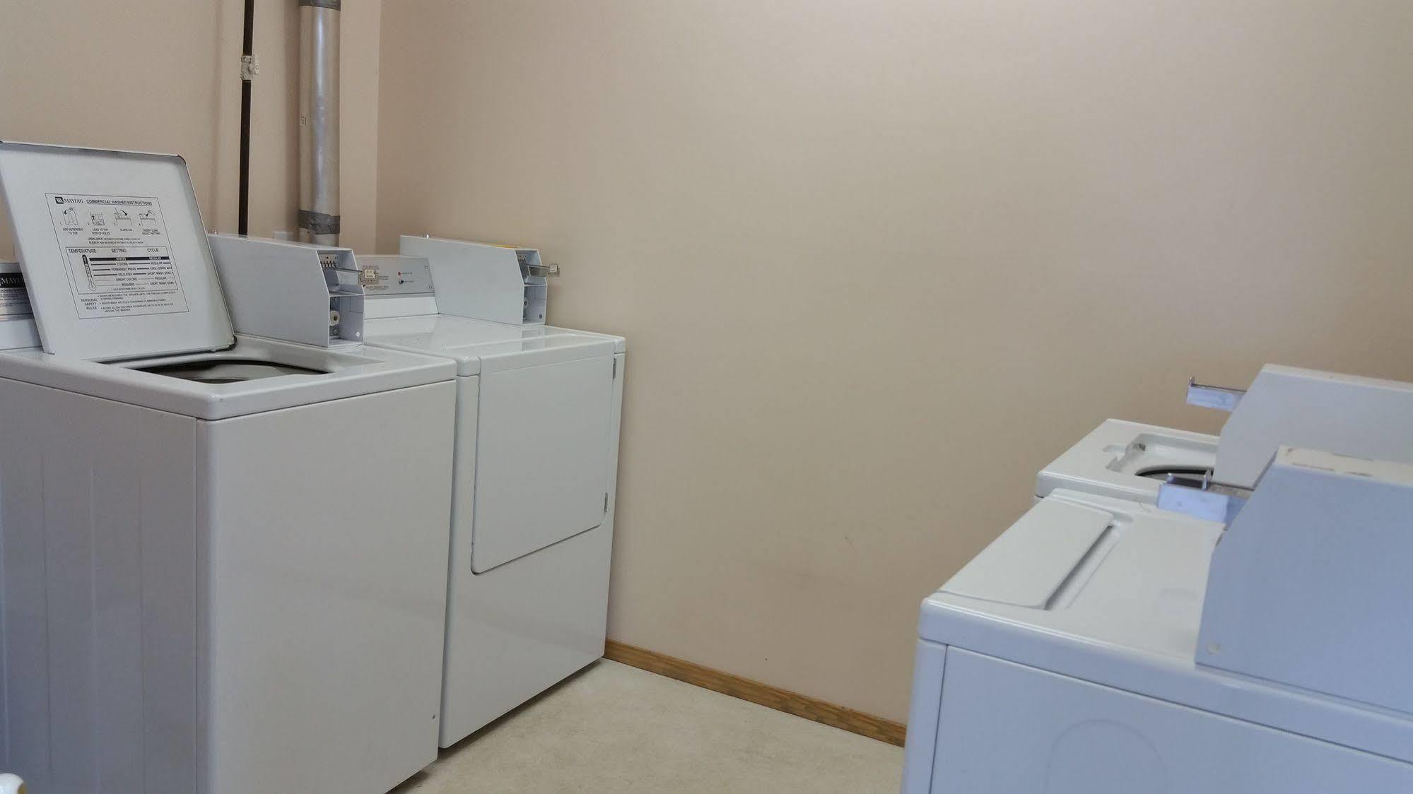 Athabasca Lodge Motel מראה חיצוני תמונה